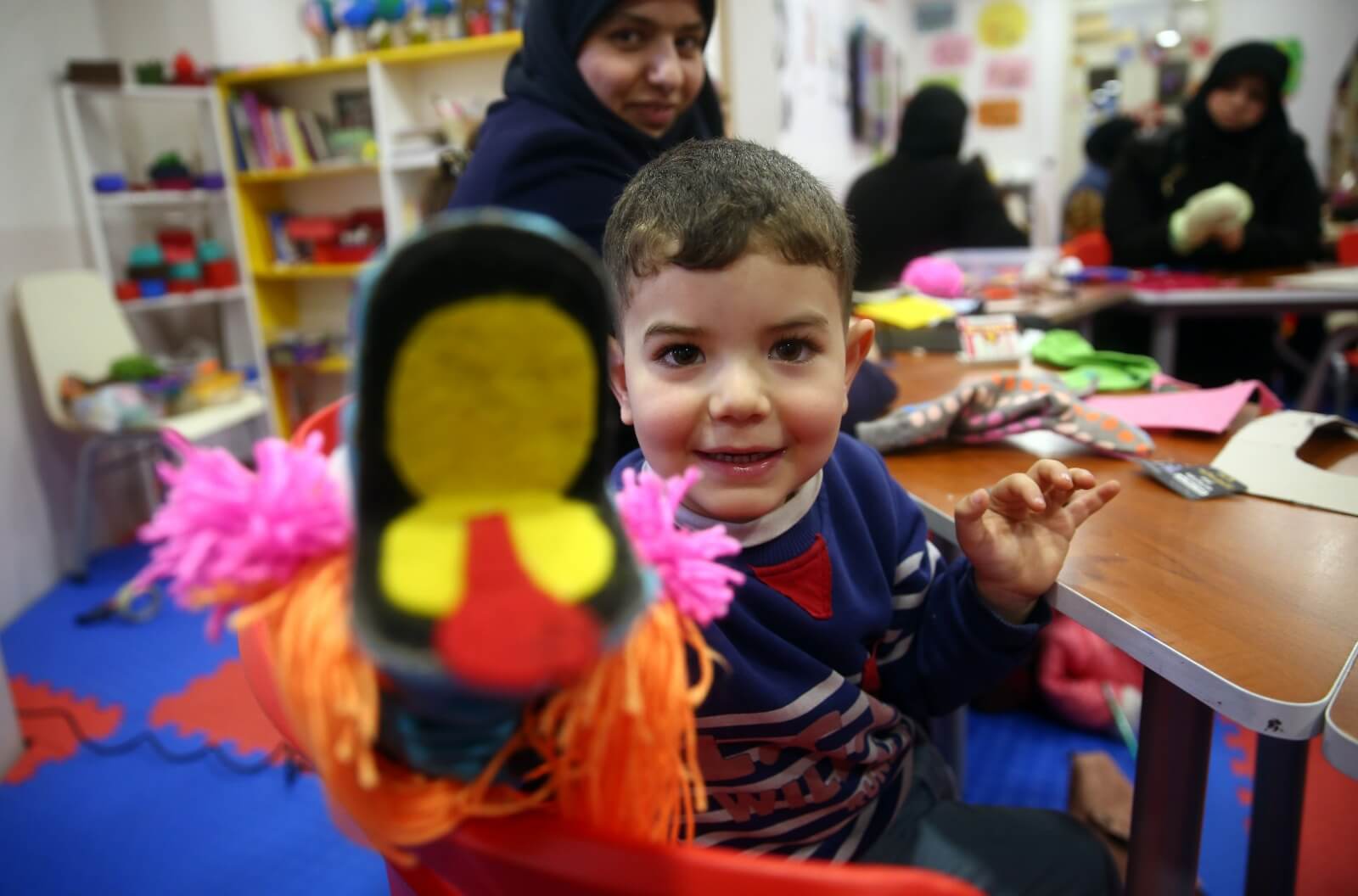 Turkish Red Crescent community centers for Syrian refugees - Politics Today